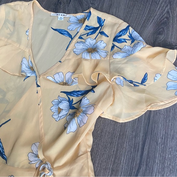Francesca’s Miami Yellow Floral Ruffle Sleeve Dress - Picture 4 of 5